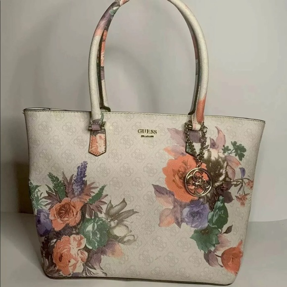 Guess handbag - Picture 2 of 6